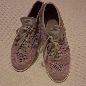 Nike Women's Lavender Tennis Classic Sneakers Sz-10